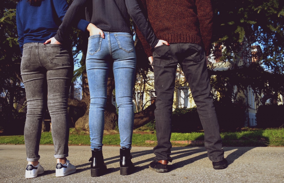 Fig. 1. Some human relationships include more than two people